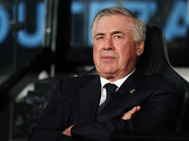 Bellingham nổi giận vì Vinicius quá cá nhân, buộc HLV Carlo Ancelotti phải lên tiếng - Ảnh 4.