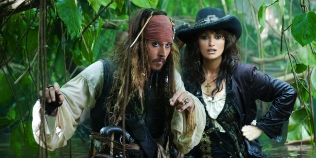 Johnny Depp đóng phim mới với Penélope Cruz - Ảnh 1.