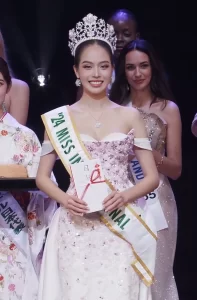 Đại diện Việt Nam đăng quang Miss International 2024 - Ảnh 1.