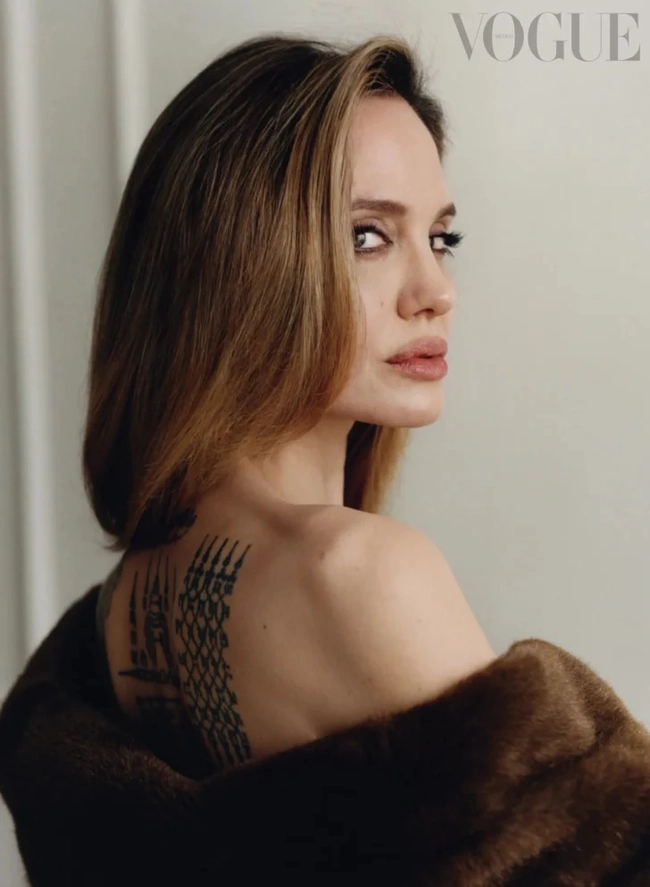 Fan "kêu ca" trông Angelina Jolie "thiếu sức sống" trong bức ảnh bìa tạp chí  Vogue Mexico - Ảnh 3.