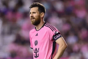 Messi và Beckham bị chỉ trích vì trận thua sốc - Ảnh 1.