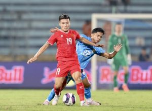 Đội tuyển Việt Nam trước thềm ASEAN Cup 2024: Quang Hải tìm lại mình cùng HLV Kim Sang Sik? - Ảnh 1.