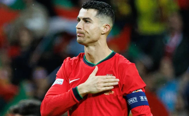 Cristiano Ronaldo hé lộ kế hoạch giải nghệ: 'Ngày đó có thể không xa…' - Ảnh 1.