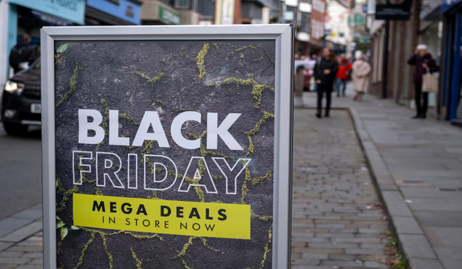 Sôi động thị trường mua sắm Black Friday 2024 tại châu Âu và Mỹ - Ảnh 1.