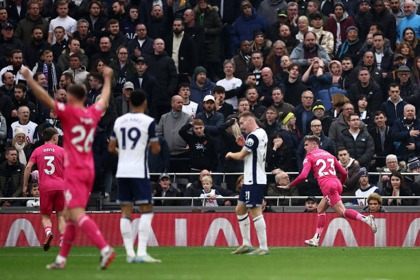 Tottenham thua tân binh Ipswich trên sân nhà