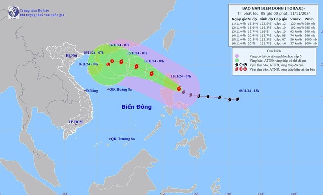 Bão Toraji gần biển Đông, gió giật cấp 15 - Ảnh 1.