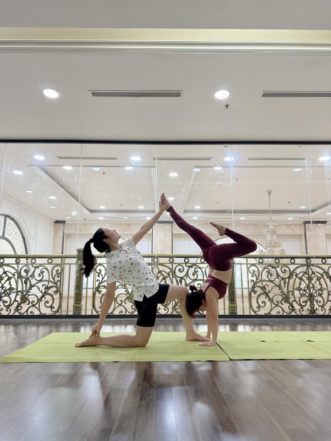 Hoa khôi Phạm Thị Yến đăng hình tập yoga những ngày cuối năm 2024, được nhiều CĐV, bạn bè, đồng nghiệp hết lời khen ngợi