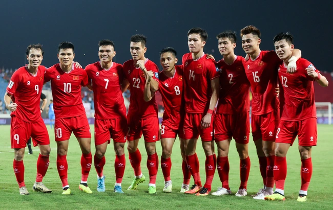 HLV Lê Quốc Vượng: “Bóng đá Việt Nam sẵn sàng chinh phục ASEAN Cup” - Ảnh 1.