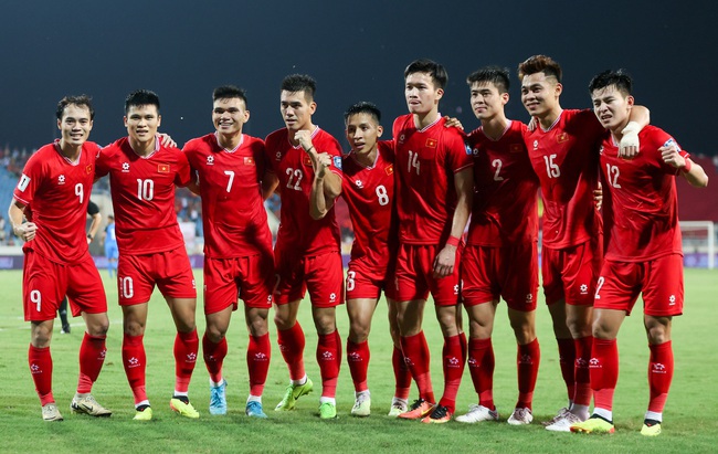 HLV Lê Quốc Vượng: “Bóng đá Việt Nam sẵn sàng chinh phục ASEAN Cup” - Ảnh 1.