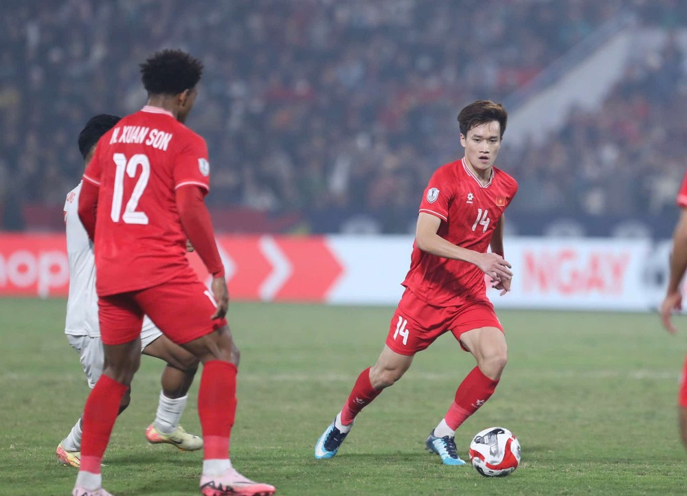 Tranh cãi lớn xung quanh đội hình tiêu biểu AFF Cup 2024 - Ảnh 2.