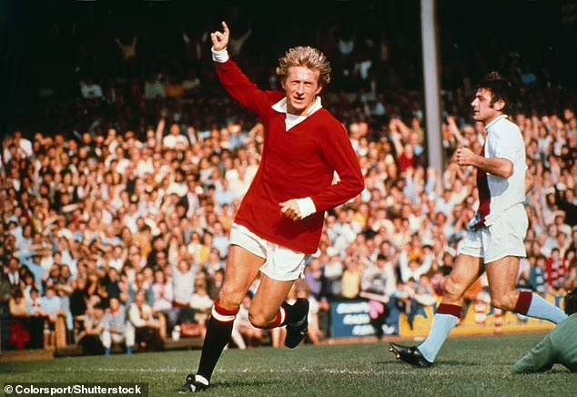 Huyền thoại Denis Law qua đời ở tuổi 84: Biểu tượng của MU và bóng đá Scotland đã về cõi vĩnh hằng - Ảnh 2.