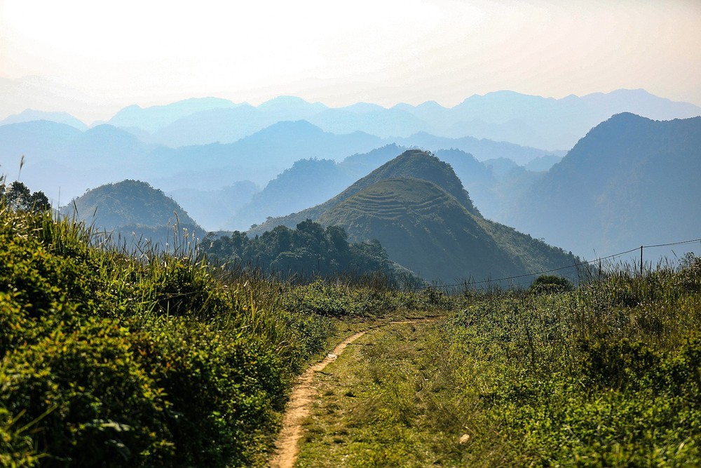 Vẻ đẹp hoang sơ của hồ Sam Tang, Hòa Bình - Ảnh 1.